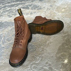 Dr Martens 1460 Women’s Pascal Boots